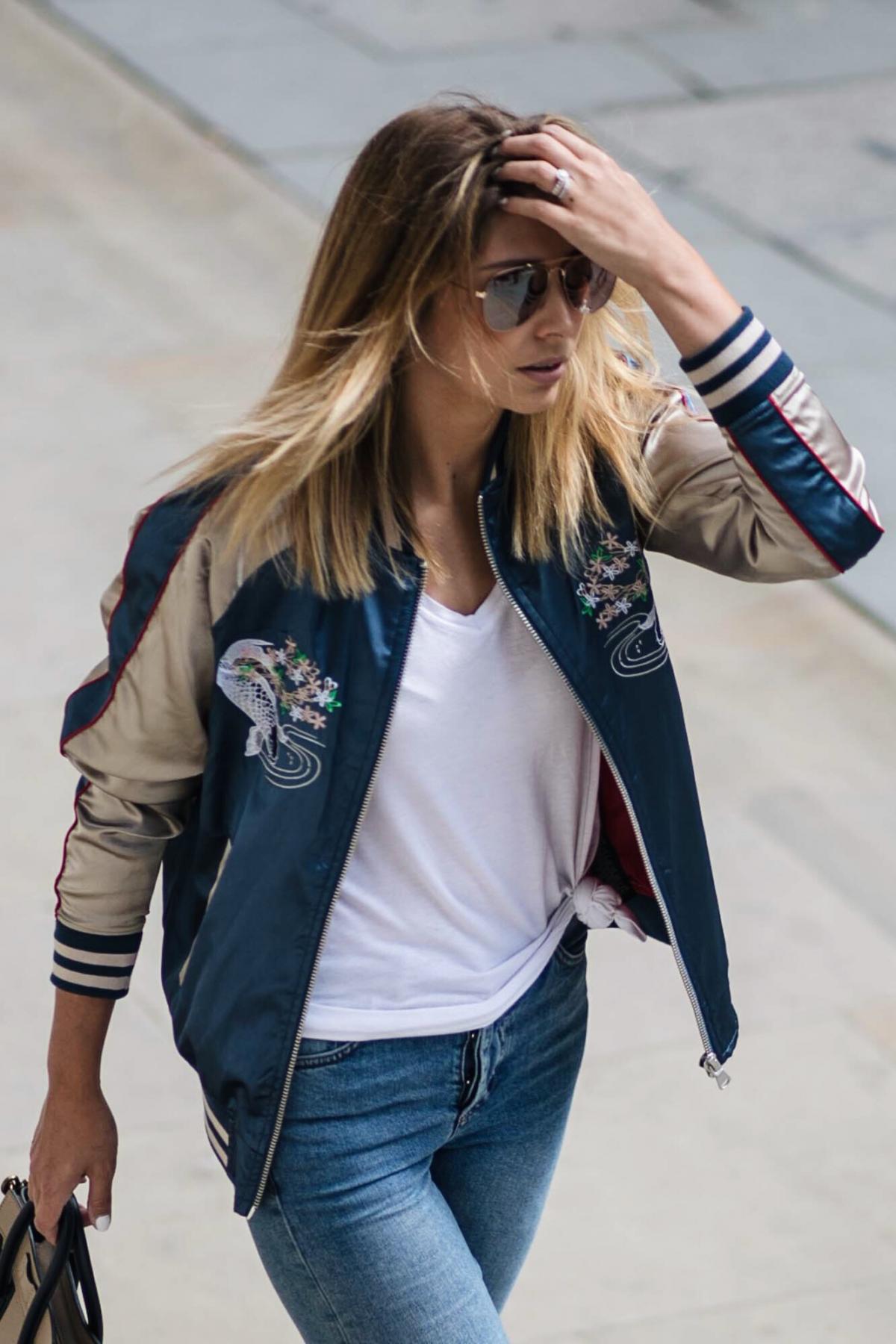 how to wear a satin bomber jacket, street style, summer outfit, casual look, weekend style