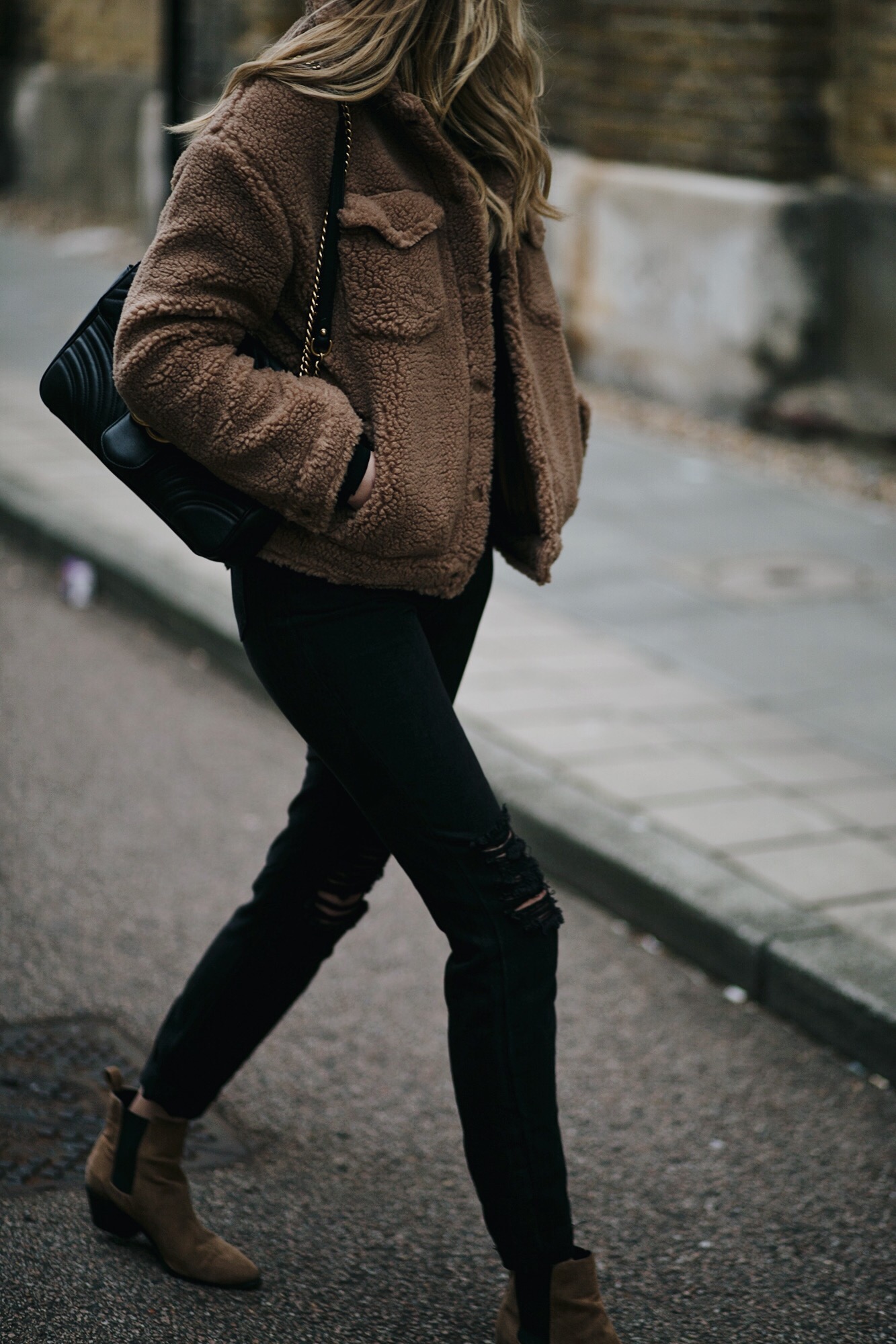 teddy coat, ripped black mom jeans, winter outfit