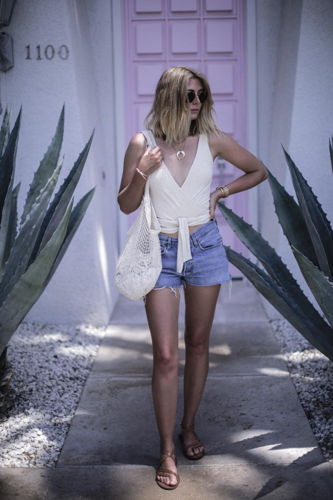 EJ Style | That Palm Springs Pink Door
