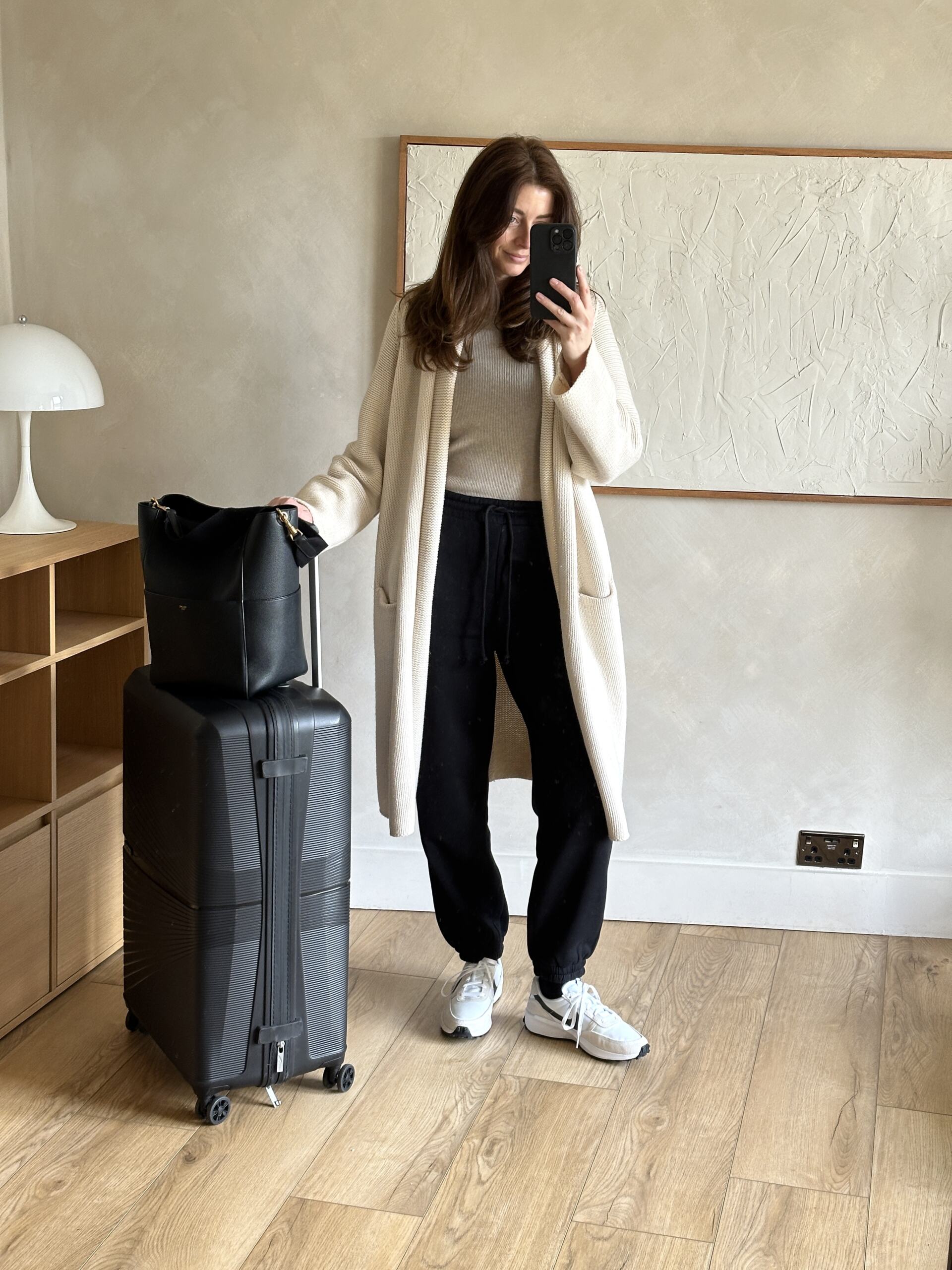 Emma Hill. Long haul travel outfit 2